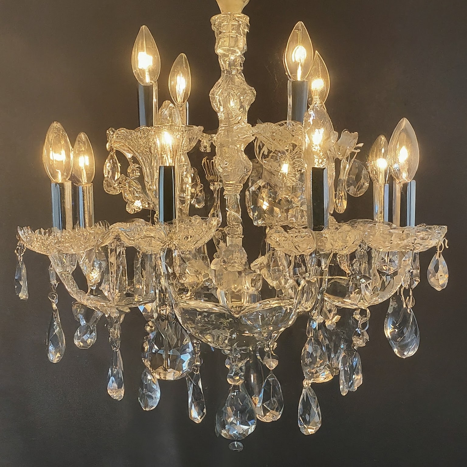 Chandelier 1